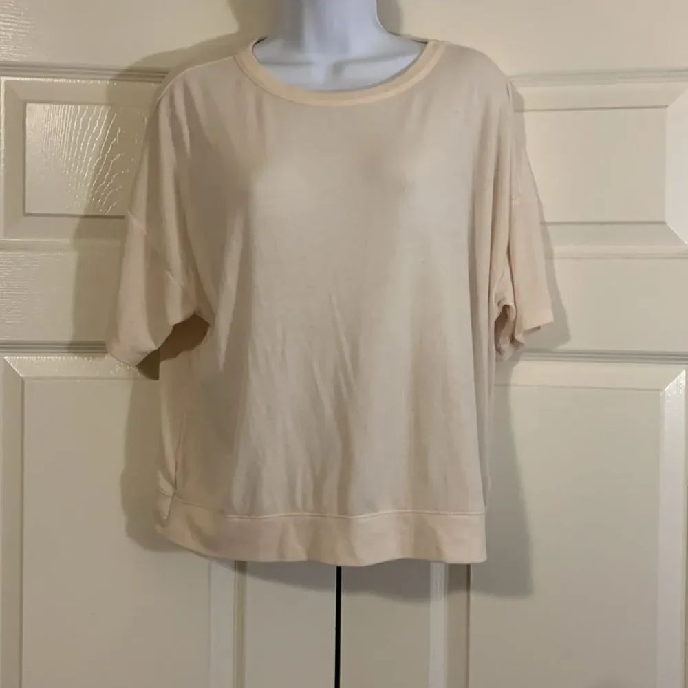American eagle, short sleeve cross back, great condition, soft pink, small petit